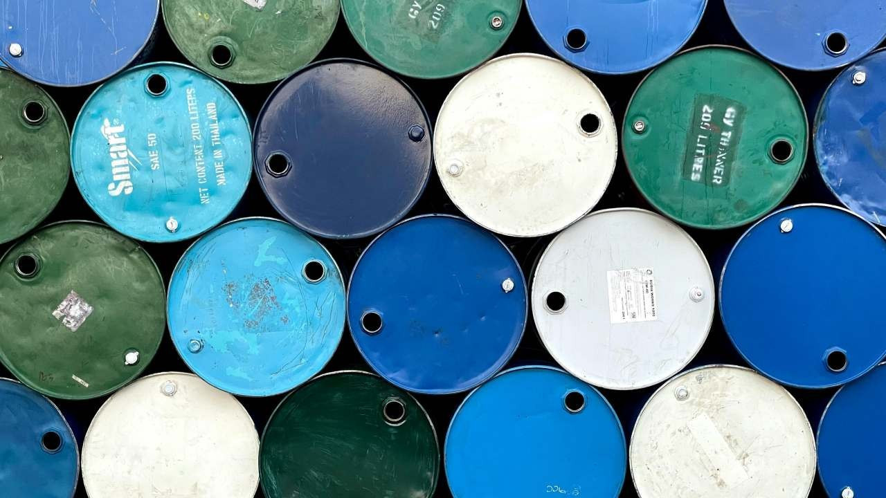 fiyatlar-arz-fazlasina-ragmen-dusmuyor-petrol-piyasasinda-buyuk-celiski-IdTPzilv.jpg