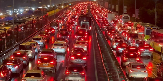 İstanbul’da trafik yoğunluğu yüzde 90’a çıktı