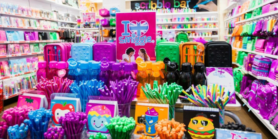 Kapanma kararı alan kırtasiye devi yüzde 70 indirime gitti