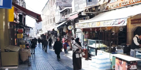 Suriyelilerden pahalılıktan şikayetçi: Ülkelerine dönmek istiyorlar