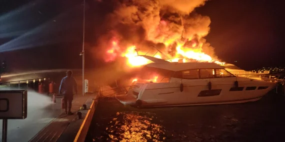 BODRUM MARİNASINDA KORKUTAN YANGIN: 7 LÜKS YAT KÜLE DÖNDÜ