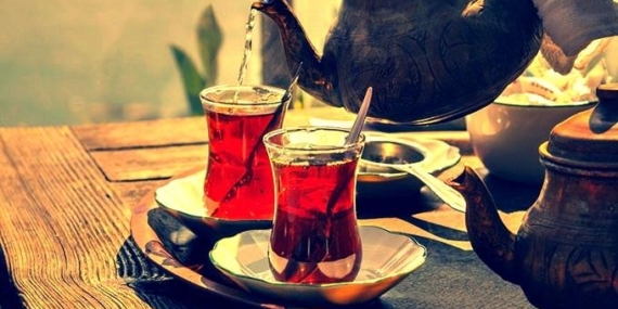 85 Yıllık Kahvehanede Fiyat Tarifesi Yok: Çayın Ücretini Müşteri Belirliyor
